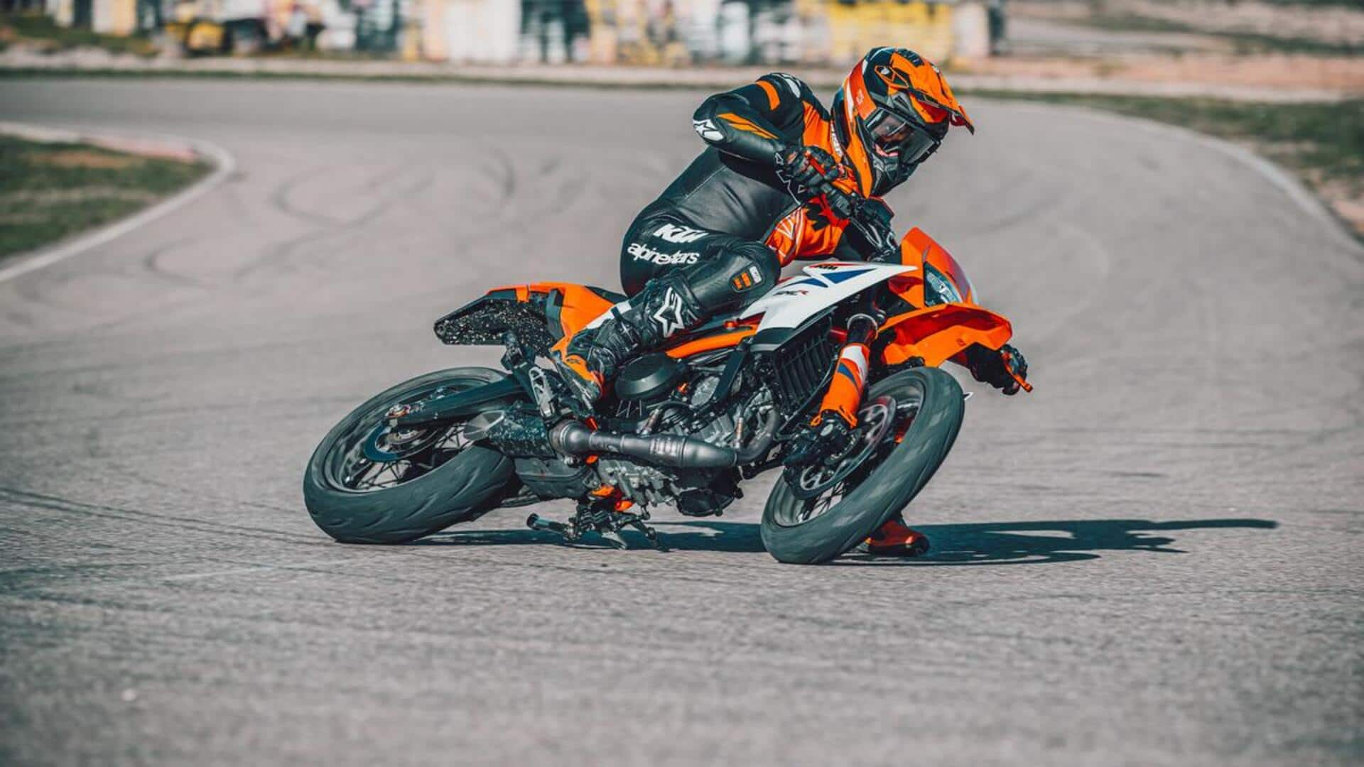 KTM 390 SMC R के फीचर्स का खुलासा, जानिए भारत में कब देगी दस्तक 