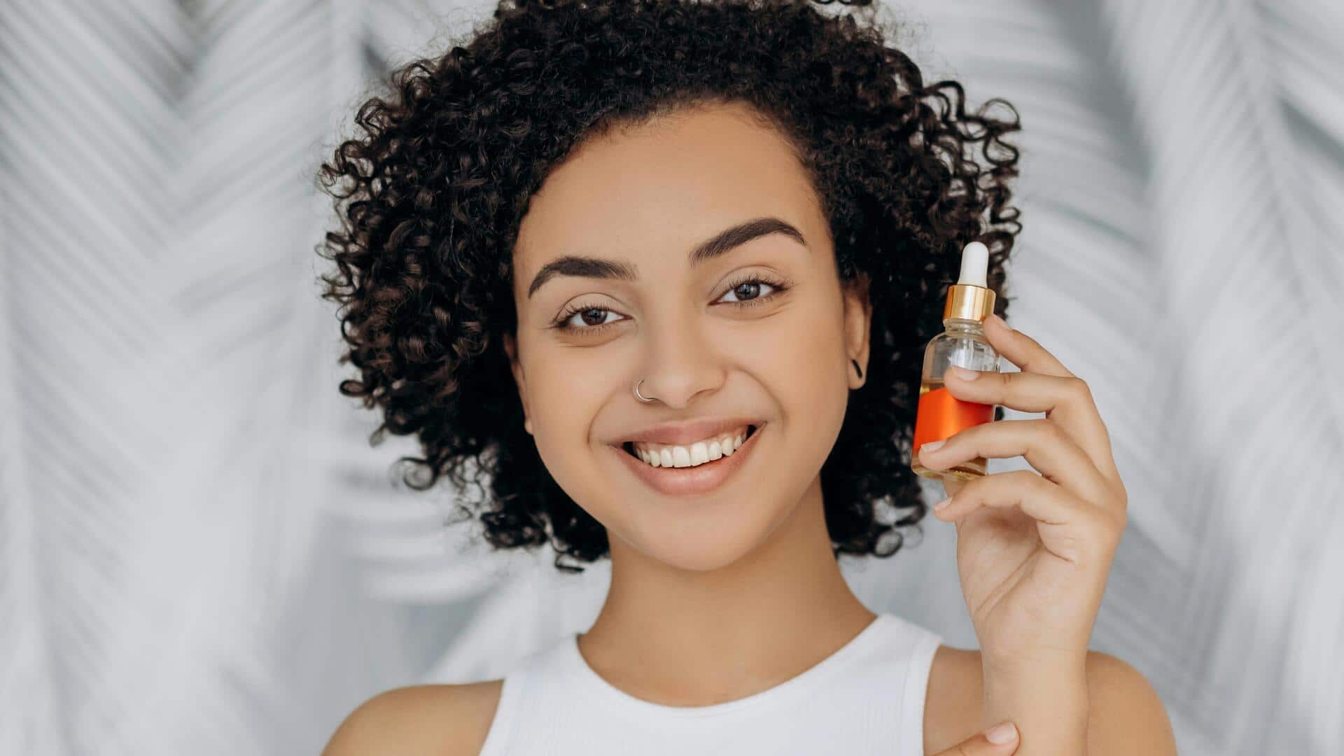 रूखी त्वचा के लिए फायदेमंद हैं ये 5 फेस ऑयल, जानिए इस्तेमाल का तरीका