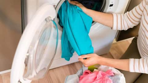 गर्मियों के दौरान कपड़ों का रंग फीका होने से बचाने के लिए अपनाएं ये 5 तरीके 