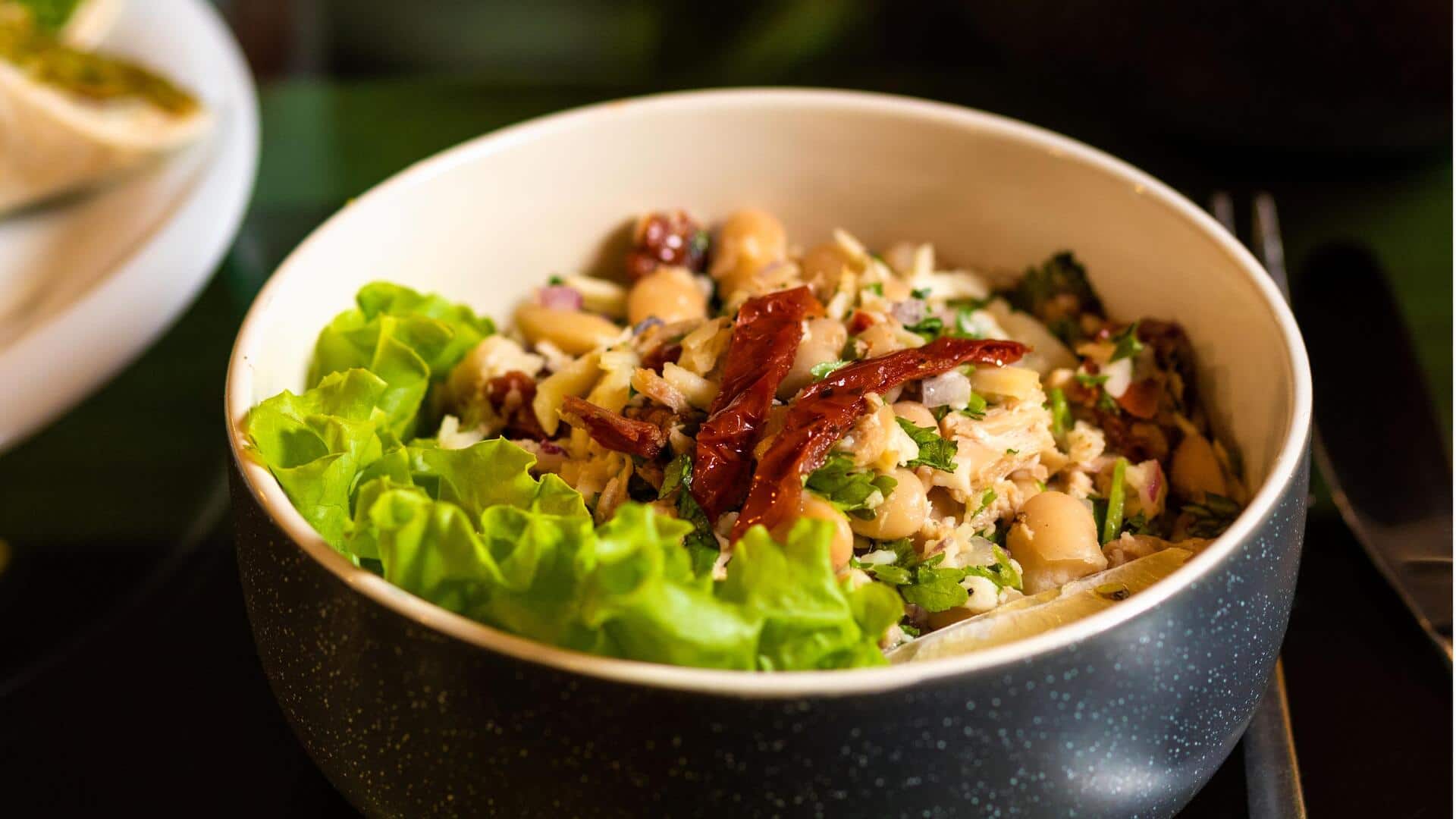 फाइबर से भरपूर कैजुन चना सलाद खाने से स्वस्थ रहेगा शरीर, जानें आसान रेसिपी 