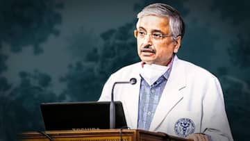कोरोना वैक्सीन: एक साल बाद की जा सकती है बूस्टर खुराक की उम्मीद- AIIMS निदेशक