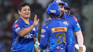 IPL: इस सीजन 20 विकेट लेकर हरभजन सिंह के खास क्लब में शामिल हुए पीयूष चावला