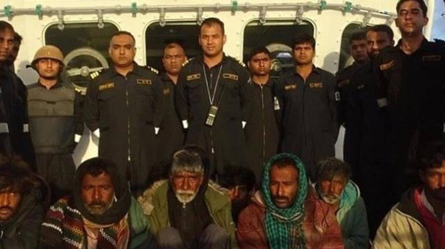 गुजरात: भारतीय सीमा के 11 किलोमीटर अंदर पकड़ी गई पाकिस्तानी नाव, 10 लोग थे सवार