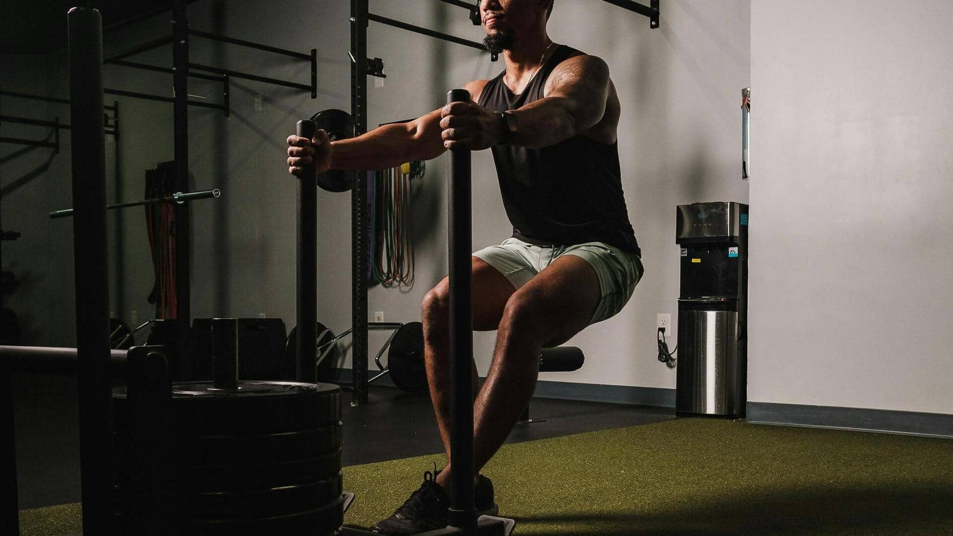 स्लेज पुश है एक बेहतरीन एक्सरसाइज, जानिए इसे करने का तरीका और अन्य जरूरी बातें