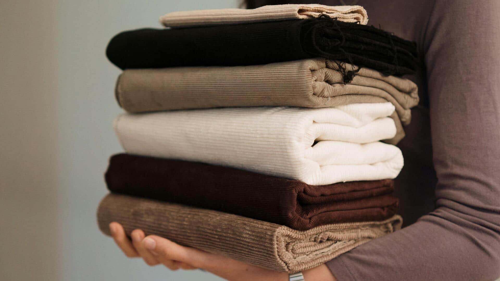 सर्दियों के कपड़ों को सुरक्षित तरीके से स्टोर करने के लिए अपनाएं ये तरीके