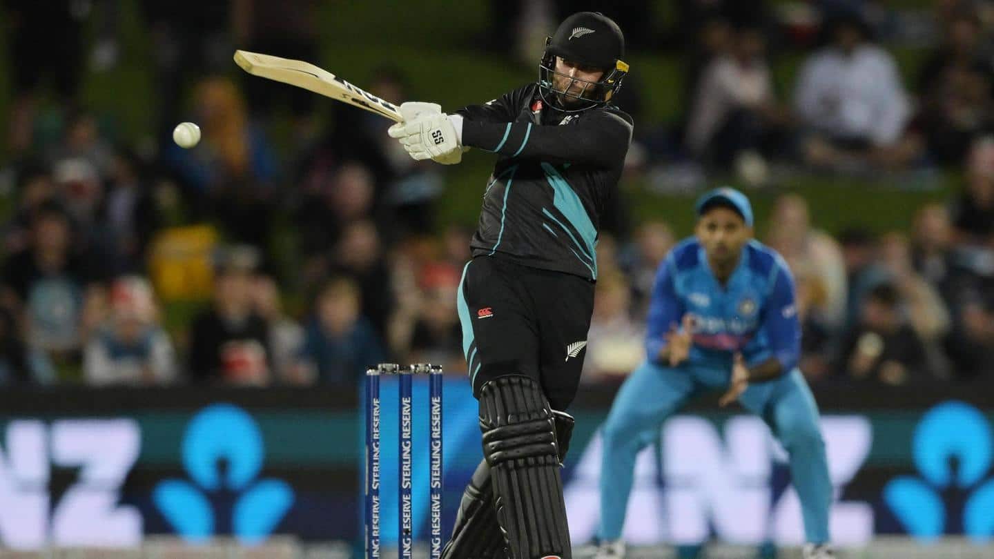 भारत बनाम न्यूजीलैंड, तीसरा वनडे: डेवोन कॉन्वे ने लगाया सीरीज का पहला अर्धशतक