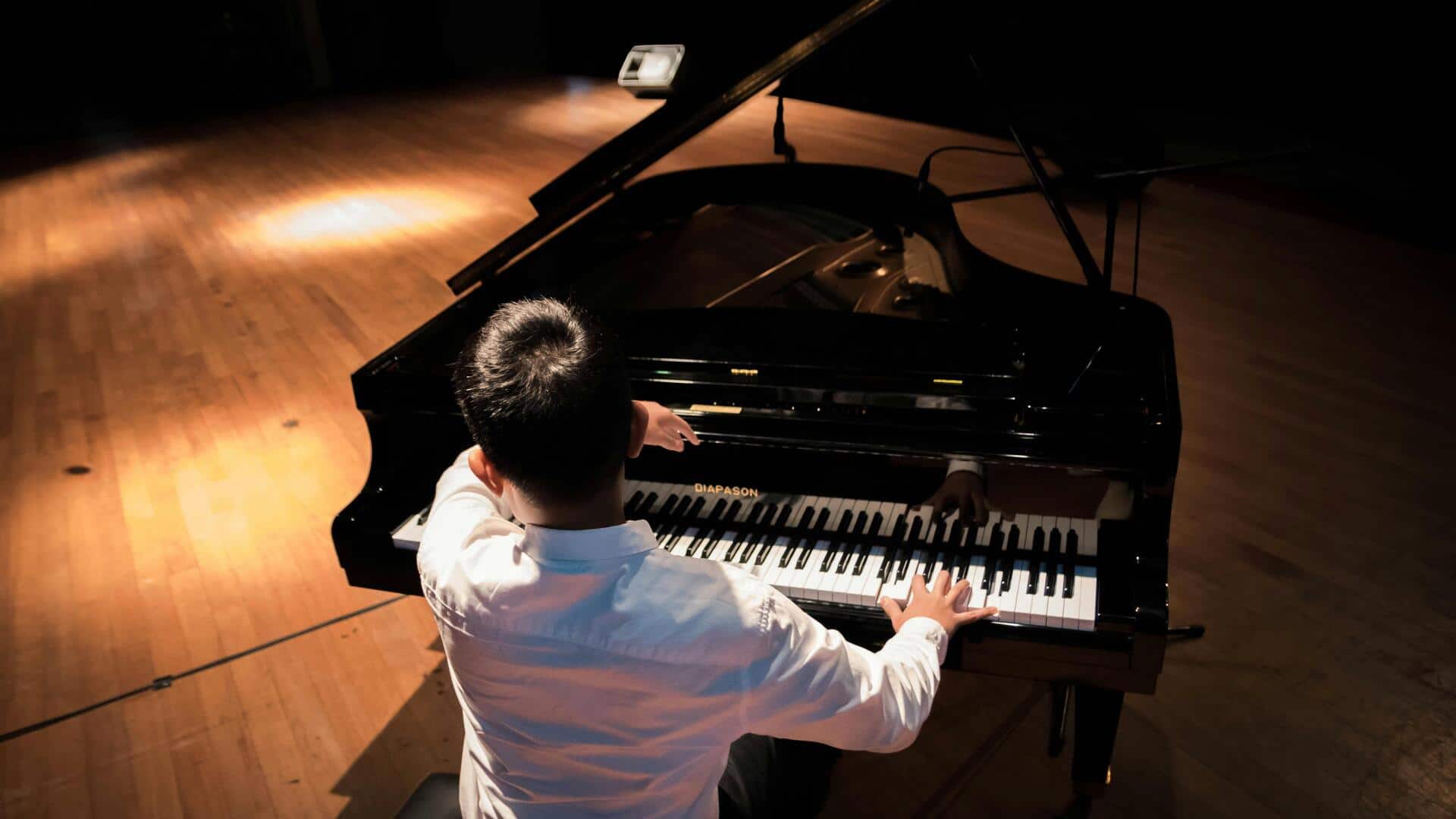 पियानो सीखने जा रहे हैं? इन 5 बातों का रखें खास ध्यान