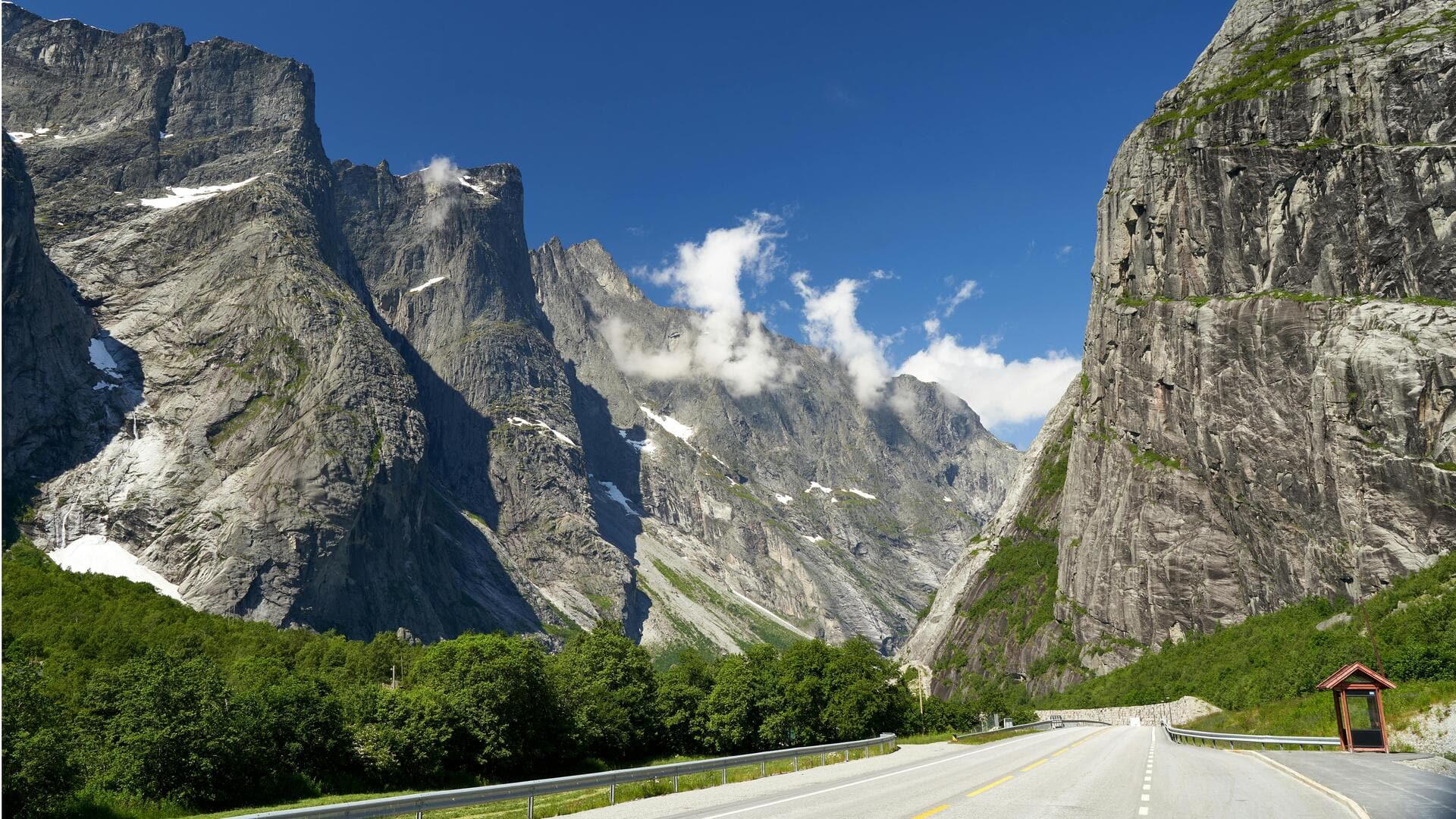 नॉर्वे की ये 5 सड़कें बना सकती हैं यात्रा को यादगार, एक बार जरूर जाएं