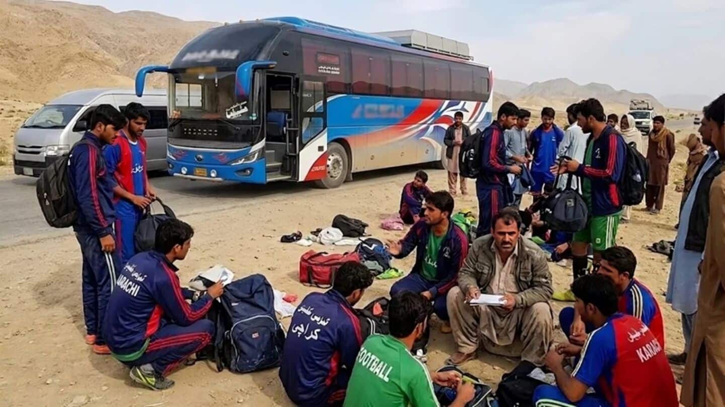 बलूचिस्तान में गोल्ड कप खेलने जा रही कराची की फुटबॉल टीम पर हमला, खिलाड़ियों को लूटा