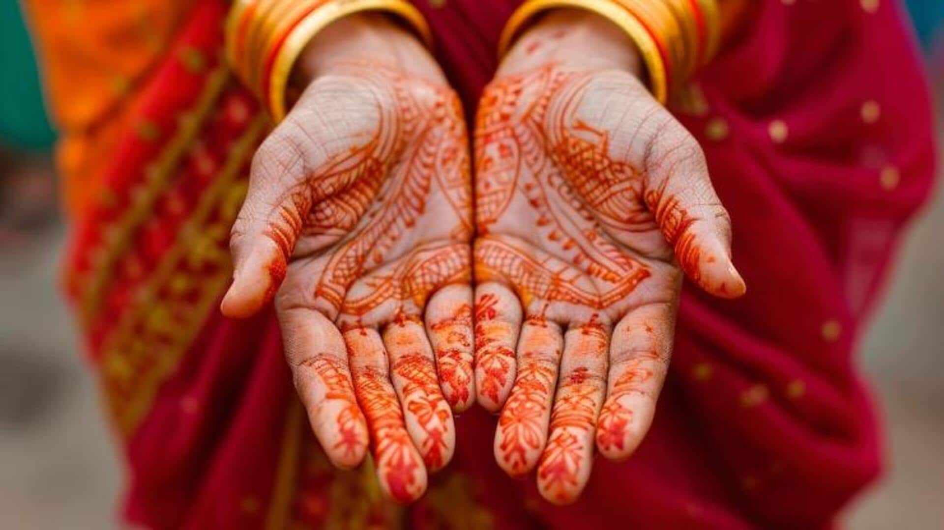 मेहंदी के रंग को छुड़ाने के लिए अपनाएं ये 5 घरेलू नुस्खे, जल्द दिखेगा असर मेहंदी के रंग को छुड़ाने के लिए अपनाएं ये 5 घरेलू नुस्खे, जल्द दिखेगा असर