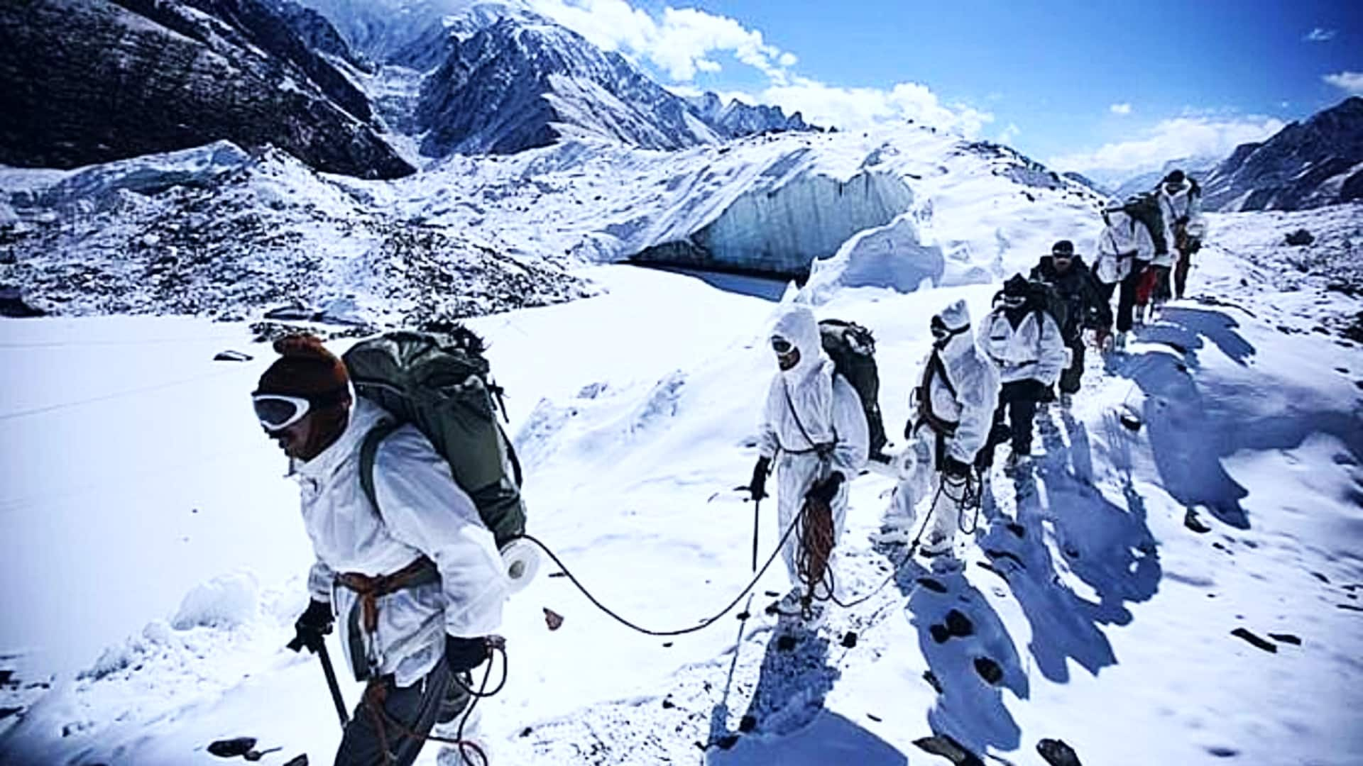 भारत-चीन सीमा पर गश्त के दौरान लापता हुए सैनिक, 3 दिन बाद बर्फ से निकाला गया