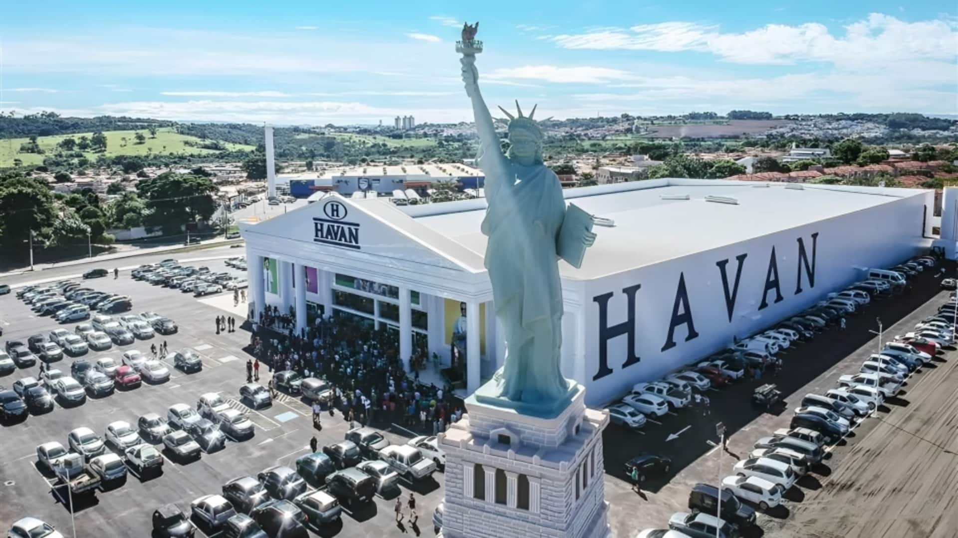 ब्राजील के गुआइबा में भयंकर तूफान से 'स्टैच्यू ऑफ लिबर्टी' जैसी प्रतिमा गिरी