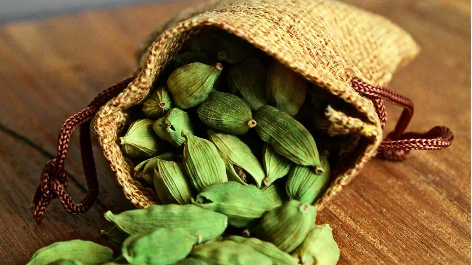 भारतीय मिठाइयों में इन 4 तरीकों से किया जा सकता है इलायची का इस्तेमाल