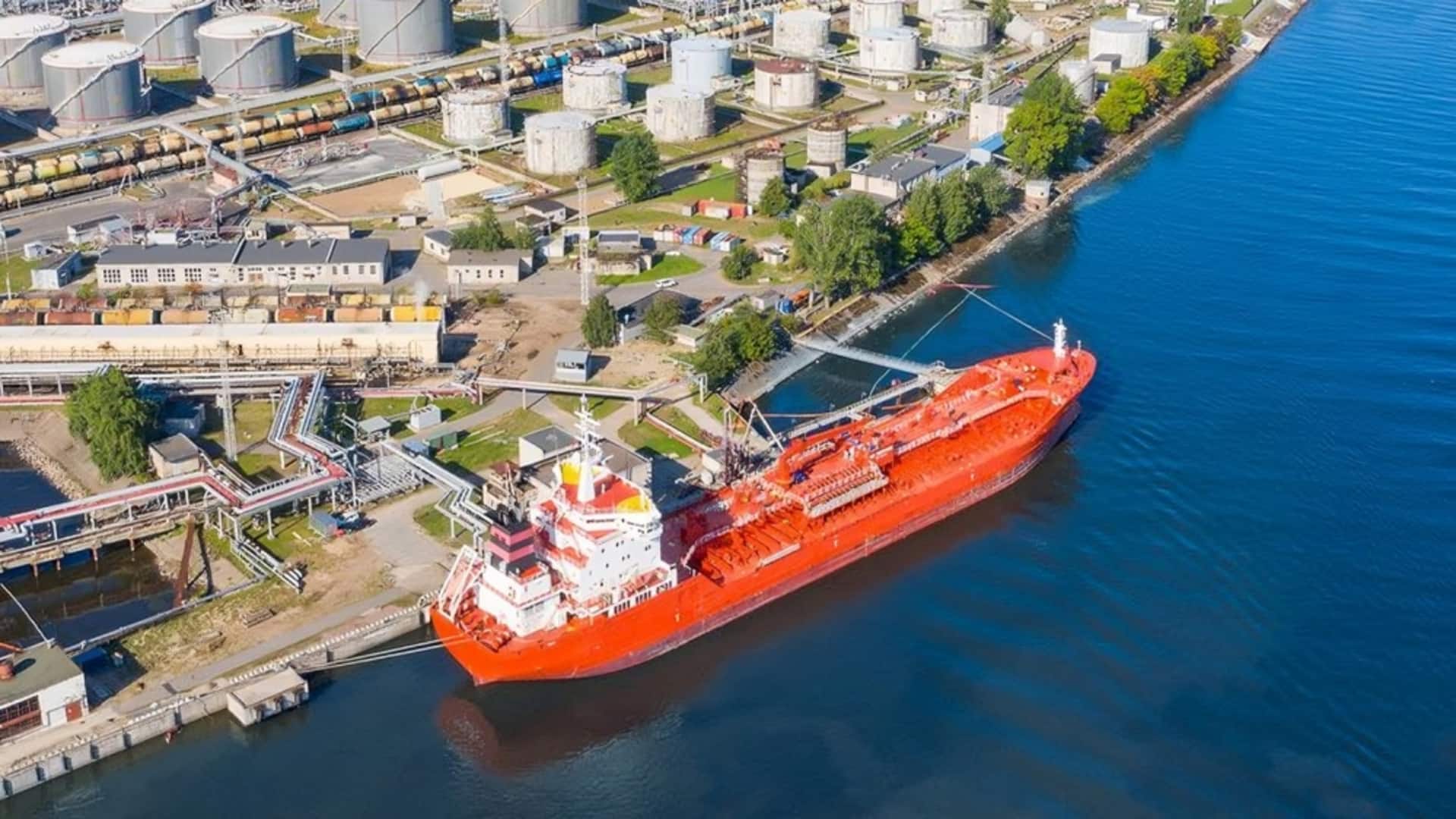 अमेरिका ने भारत के बाद अन्य देशों को भी रूस से तेल खरीदने की अनुमति दी