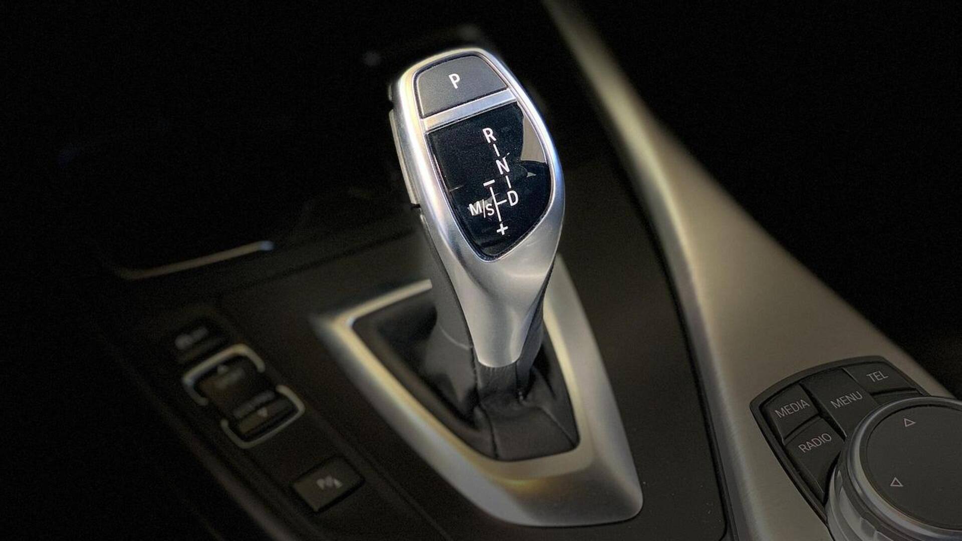 कार के लिए ऑटोमैटिक या CVT में से कौन-सा गियरबॉक्स चुनें? जानिए फायदे और नुकसान कार के लिए ऑटोमैटिक या CVT में से कौन-सा गियरबॉक्स चुनें? जानिए फायदे और नुकसान
