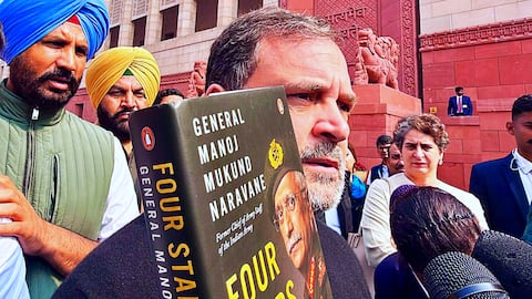 नरवणे की किताब को लेकर प्रकाशक पेंगुइन इंडिया का बयान, कहा- कोई प्रति बेची नहीं गई