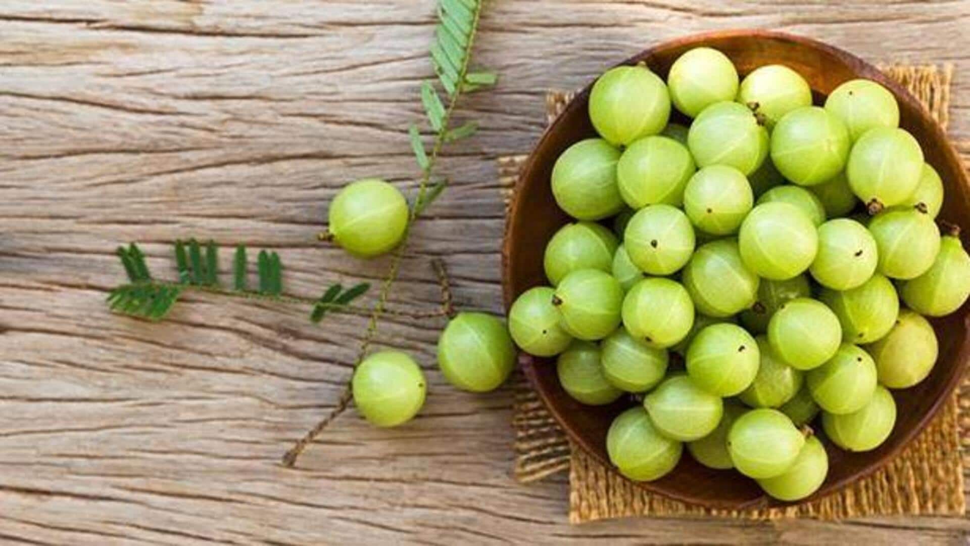 आंवला को कच्चा खाने की बजाय इन 5 तरीकों से करें अपनी डाइट में शामिल