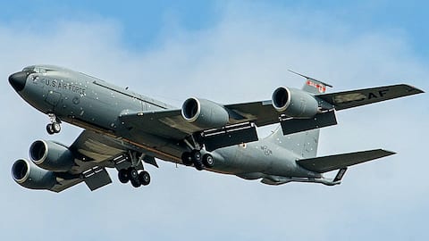 अमेरिका का ईंधन भरने वाला KC-135 विमान टैंकर होर्मुज के ऊपर लापता, दिया था आपातकालीन संकेत