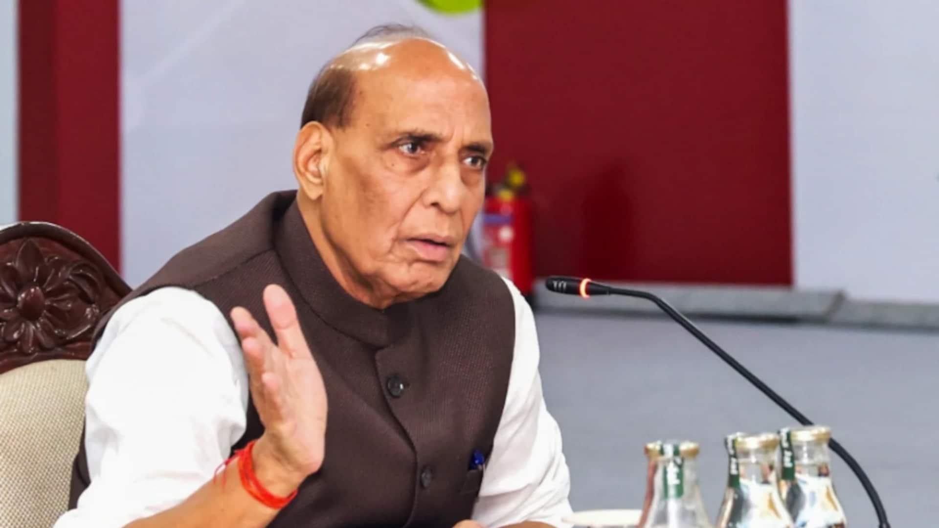 करगिल दिवस पर राजनाथ सिंह की पाकिस्तान को चेतावनी, बोले- दुस्साहस का करारा जवाब मिलेगा