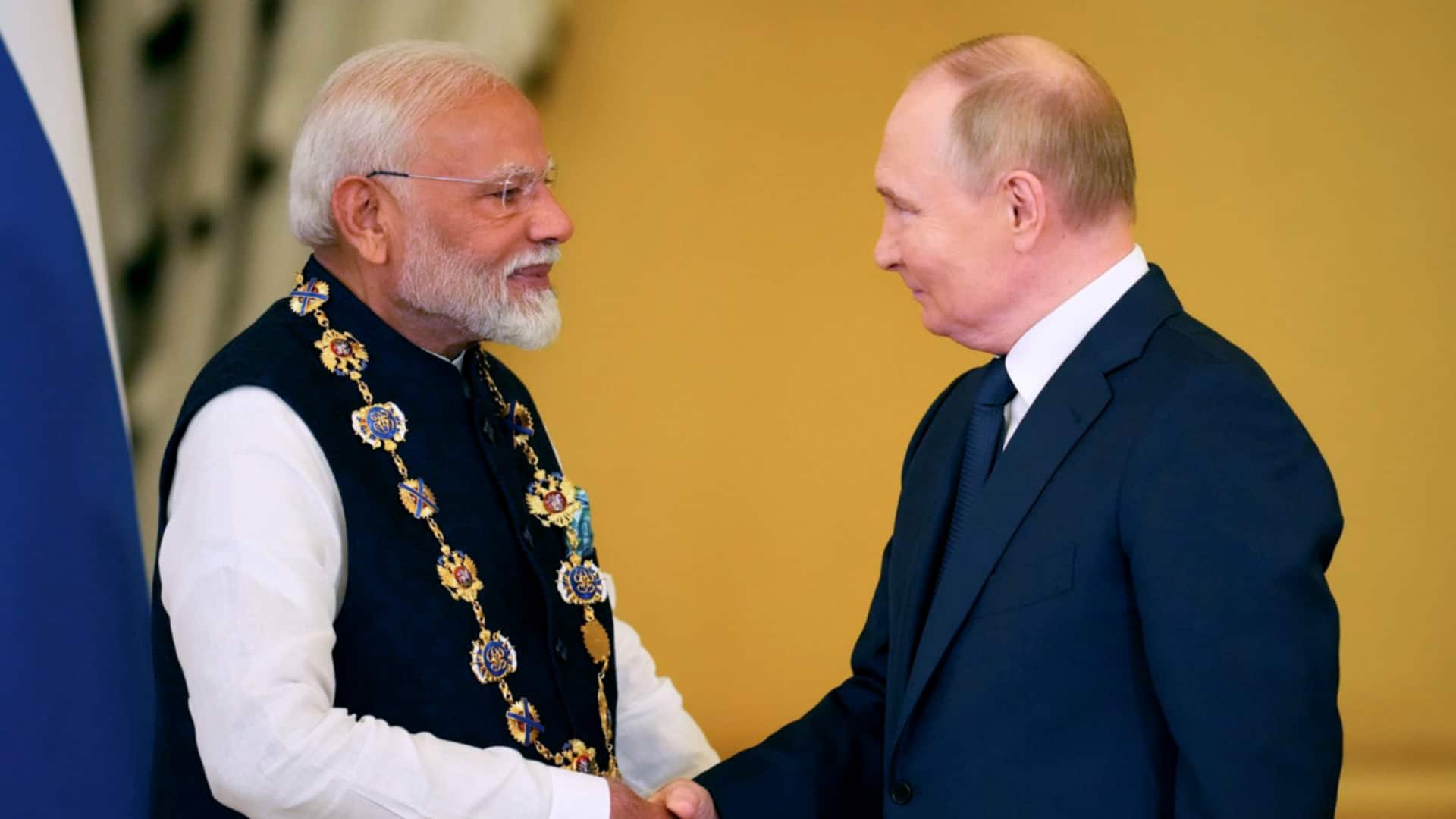 रूस से सुखोई-57 लड़ाकू विमान खरीद सकता है भारत, मोदी-पुतिन बैठक में और क्या-क्या होगी चर्चा?