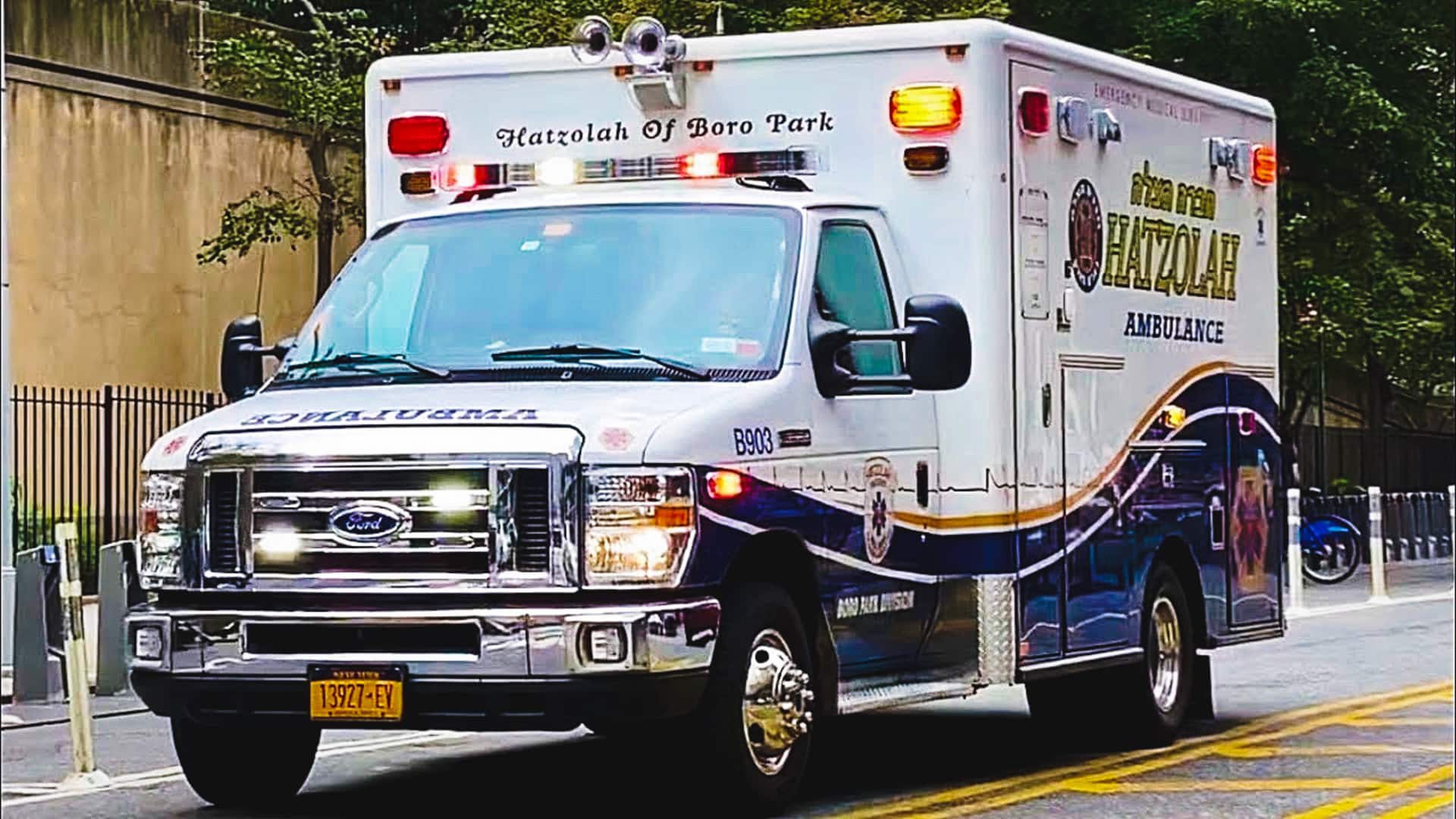 लंदन में यहूदी समुदाय की 4 एंबुलेंस में आग लगाई गई, सामने आया ये कारण