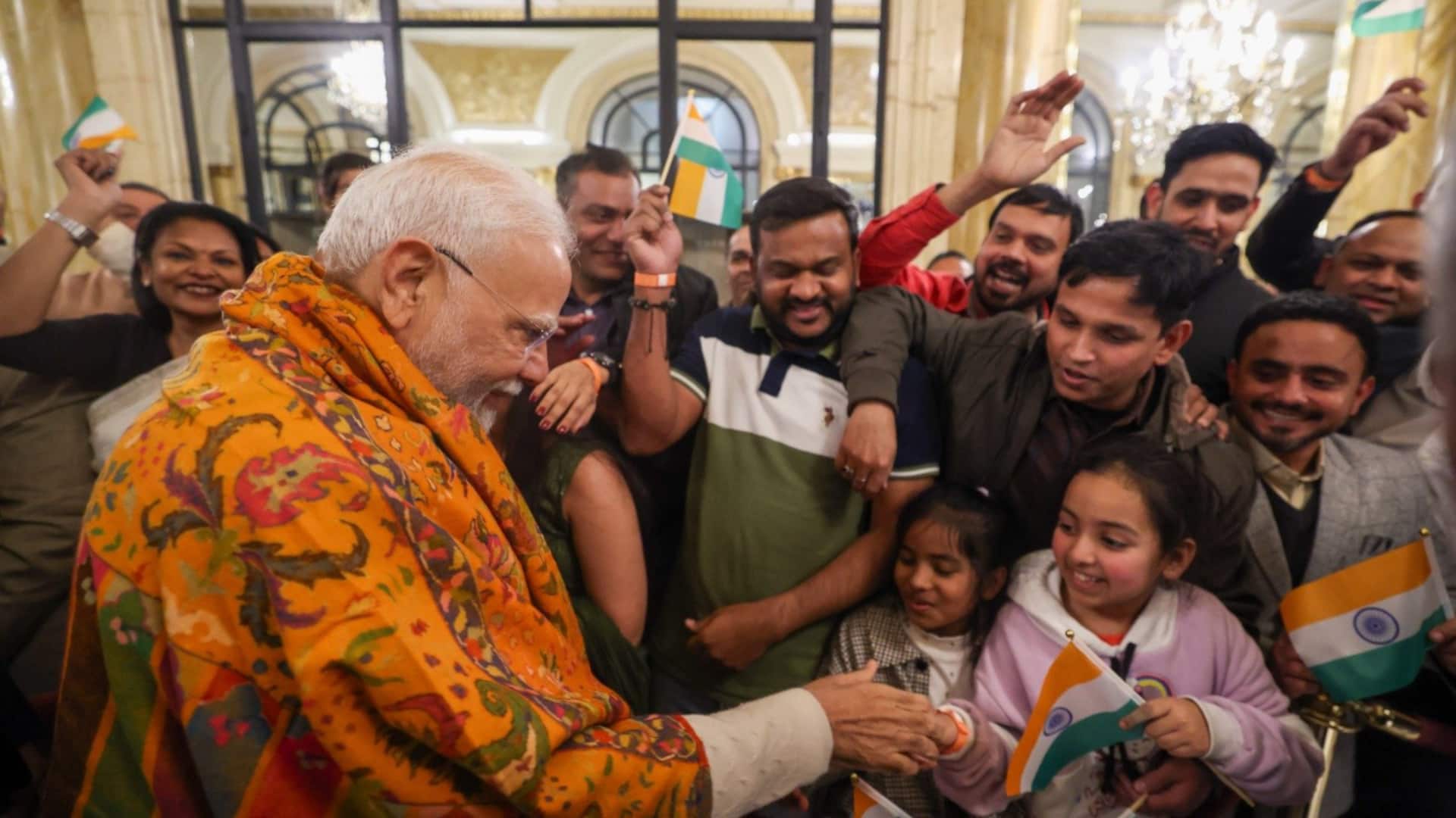प्रधानमंत्री नरेंद्र मोदी अर्जेंटीना पहुंचे; राष्ट्रपति जेवियर से मिलेंगे, लिथियम पर अहम समझौता संभव प्रधानमंत्री नरेंद्र मोदी अर्जेंटीना पहुंचे; राष्ट्रपति जेवियर से मिलेंगे, लिथियम पर अहम समझौता संभव
