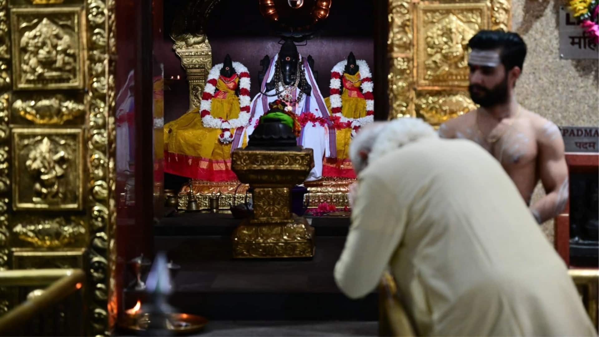 प्रधानमंत्री मोदी के सरकार प्रमुख के रूप में 25 साल पूरे, विनायक मंदिर में पूजा की