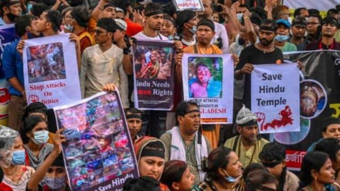 ढाका यूनिवर्सिटी के छात्रों ने किया हमलों का विरोध करने वालों का समर्थन ढाका यूनिवर्सिटी के छात्रों ने किया हमलों का विरोध करने वालों का समर्थन
