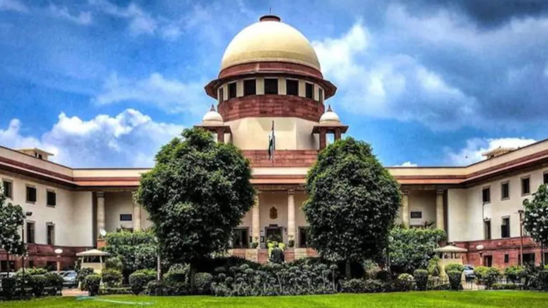 नाबालिग के गर्भपात पर सुप्रीम कोर्ट सख्त, कहा- पढ़ने की उम्र में मां बनाने पर तुले