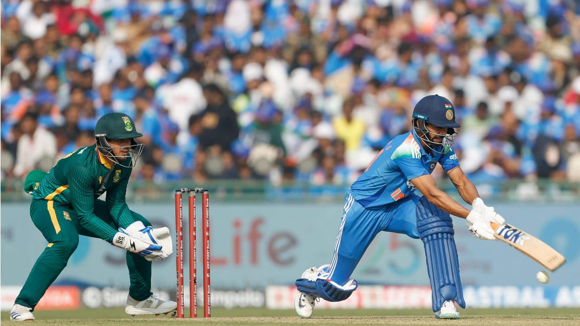 भारत बनाम दक्षिण अफ्रीका: रुतुराज गायकवाड़ ने अपने वनडे करियर का पहला शतक लगाया, जानिए आंकड़े