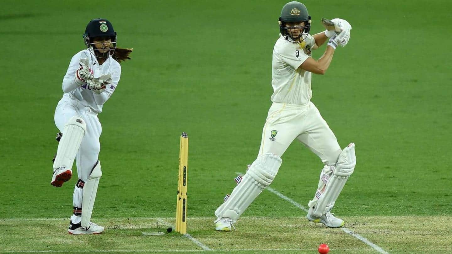 पिंक बॉल टेस्ट: भारतीय महिलाओं ने 377/8 पर घोषित की पारी, ऑस्ट्रेलिया ने गंवाए चार विकेट