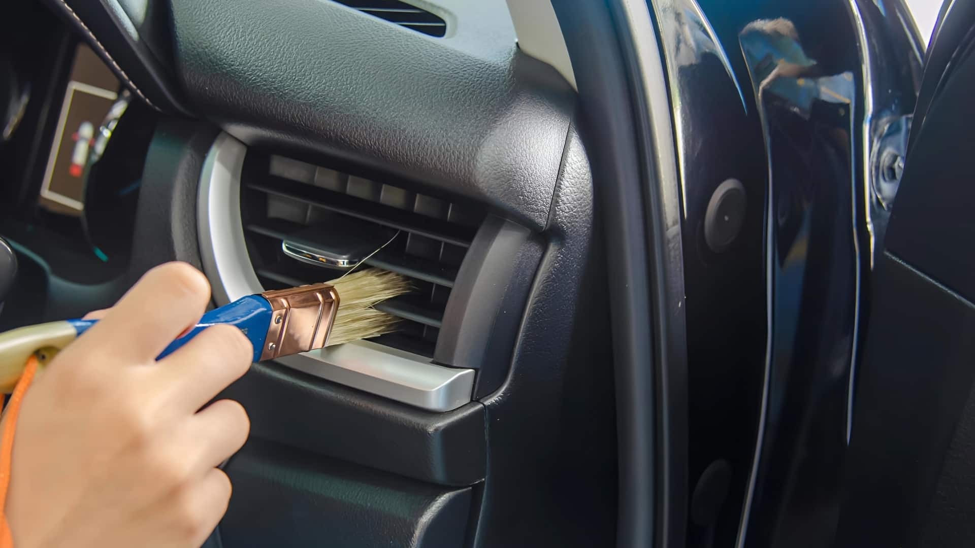 कहीं एयर वेंट्स में गंदगी के कारण तो कम नहीं हो गई कूलिंग, ऐसे करें साफ