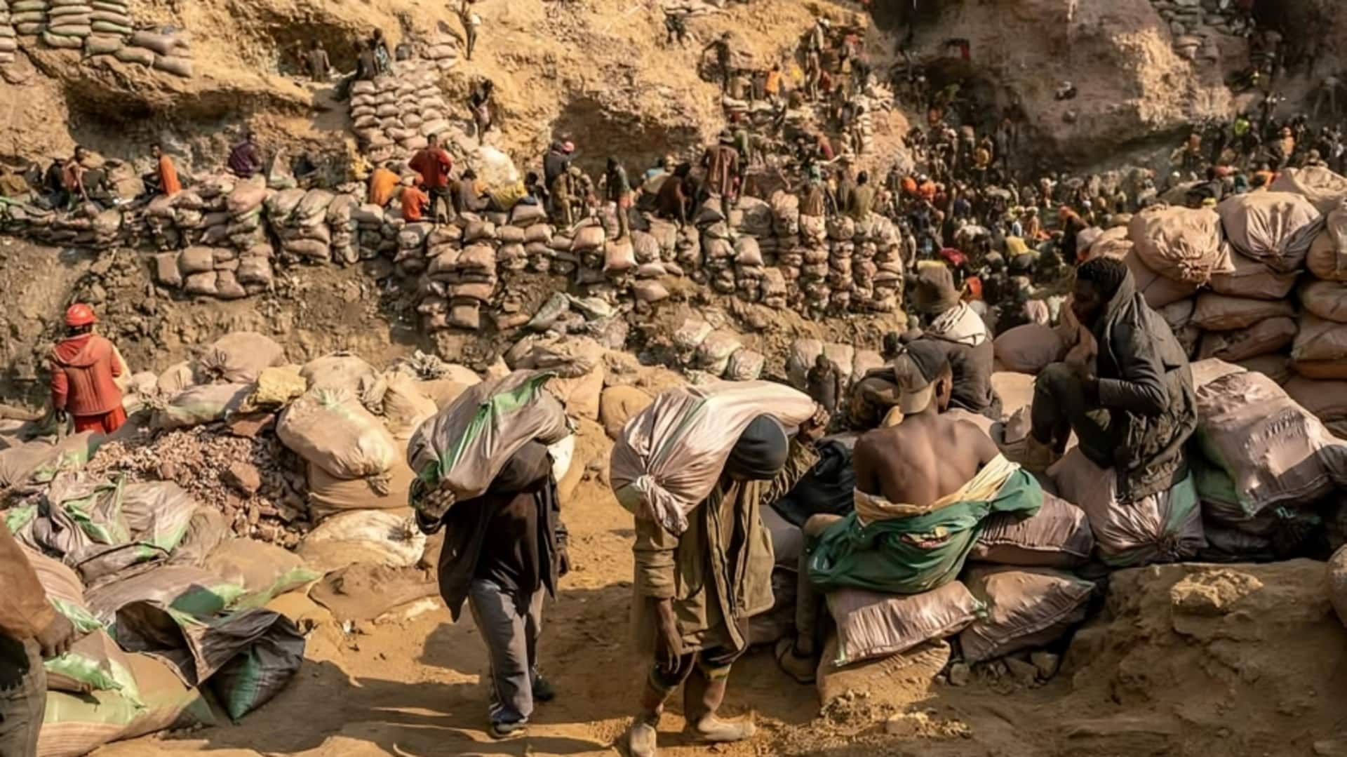 कांगो में तांबा खदान का पुल गिरा, 32 की मौत