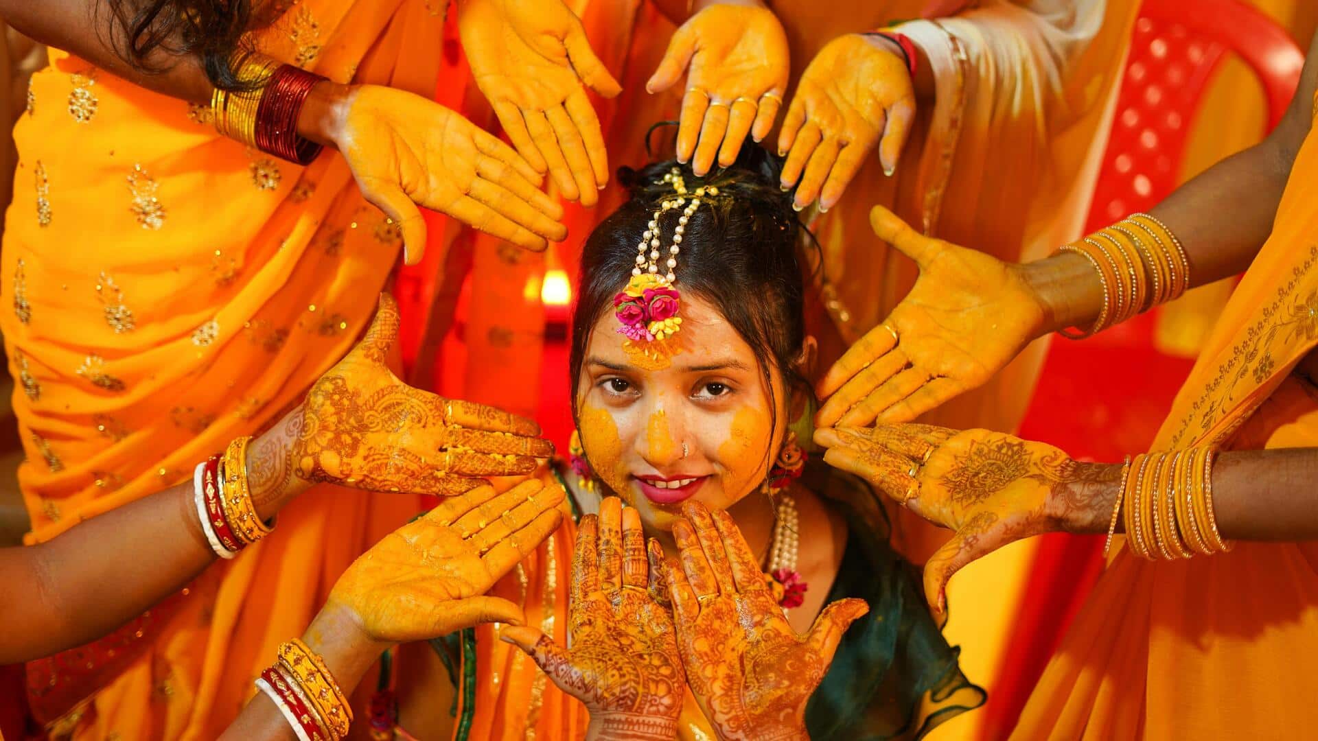 हल्दी की रस्म के लिए ऐसे बनाएं हल्दी का पेस्ट, त्वचा पर नहीं लगेगा दाग