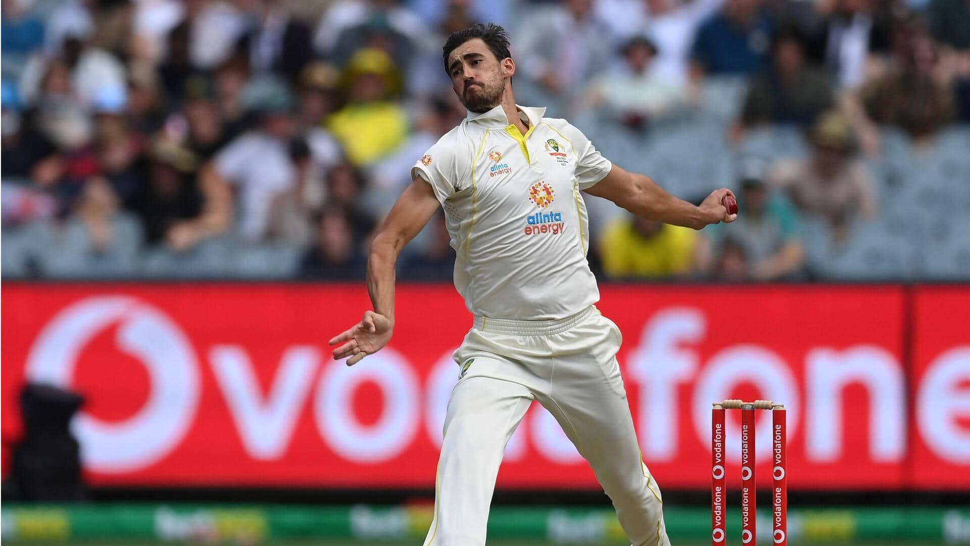 एशेज सीरीज 2025-26: मिचेल स्टार्क ने लगातार दूसरे मैच में लिया 5 विकेट हॉल, जानिए आंकड़े 