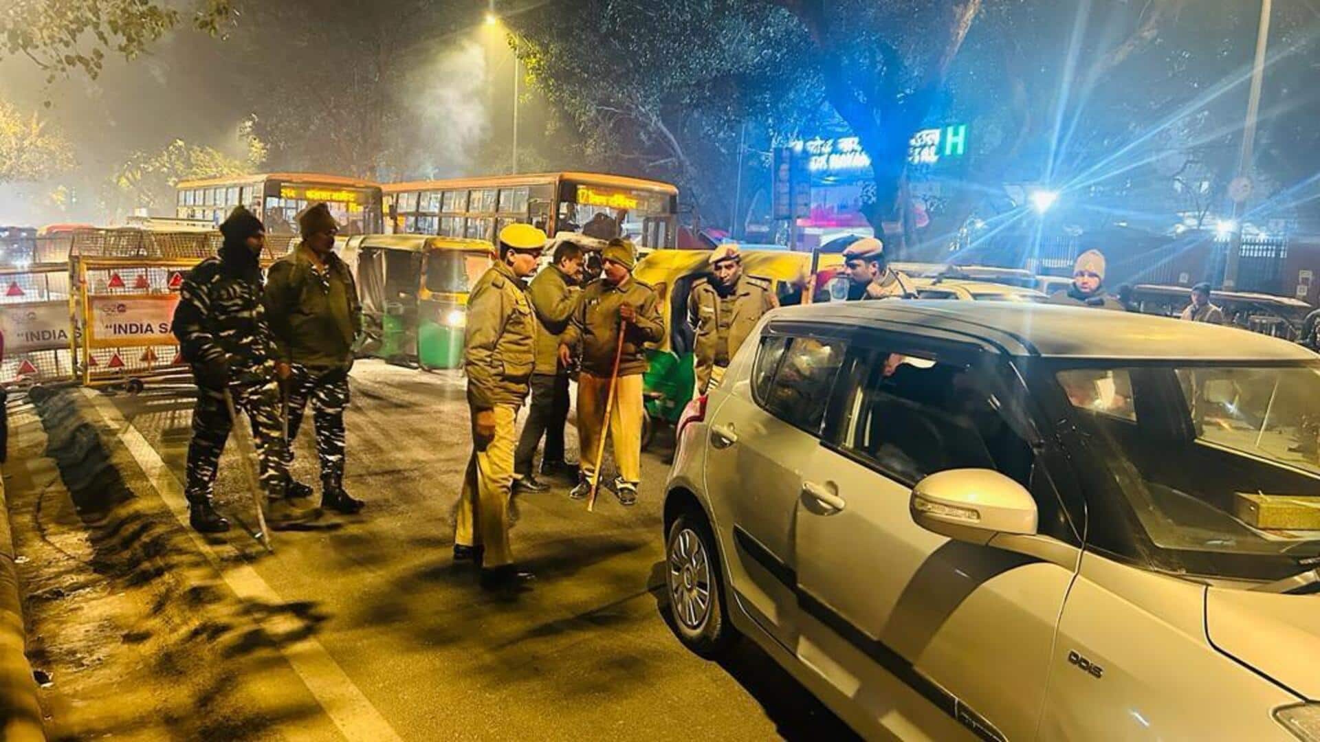 दिल्ली में कार के अंदर 3 शव मिलने का मामला जादू-टोना से जुड़ा? तांत्रिक हिरासत में