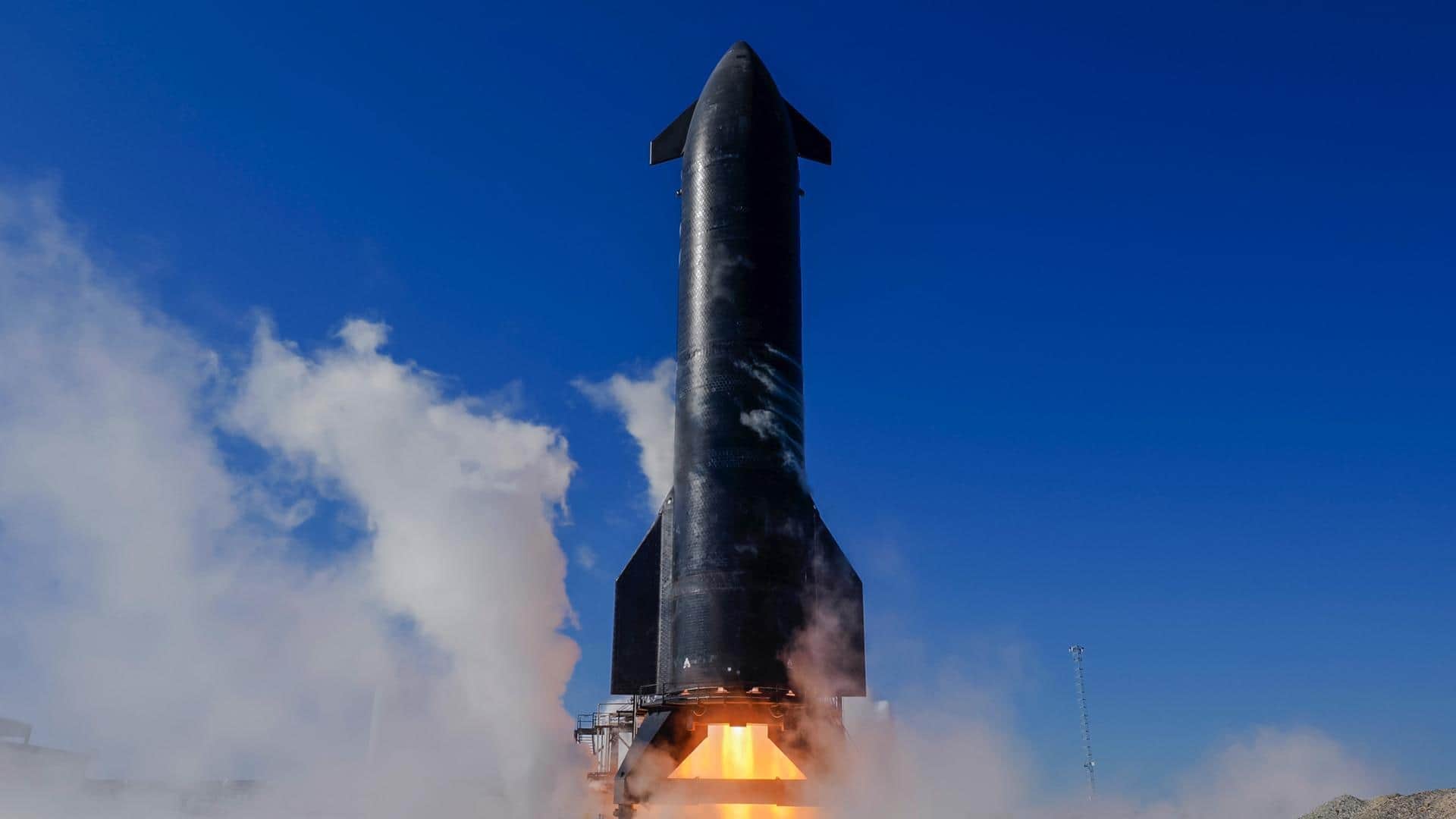 स्पेस-X में अपने अगले स्टारशिप परीक्षण उड़ान को एक महीने के लिए क्यों टाला?