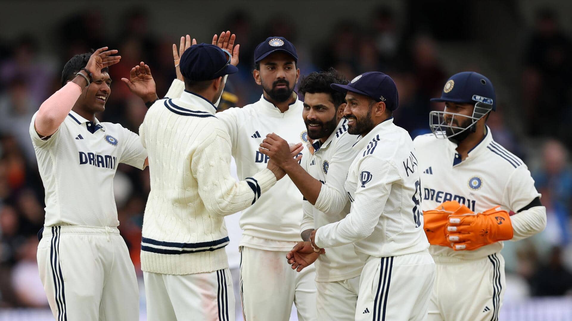 टेस्ट क्रिकेट: एक मैच में 800+ रन बनाने के बावजूद भी इन टीमों को मिली हार टेस्ट क्रिकेट: एक मैच में 800+ रन बनाने के बावजूद भी इन टीमों को मिली हार