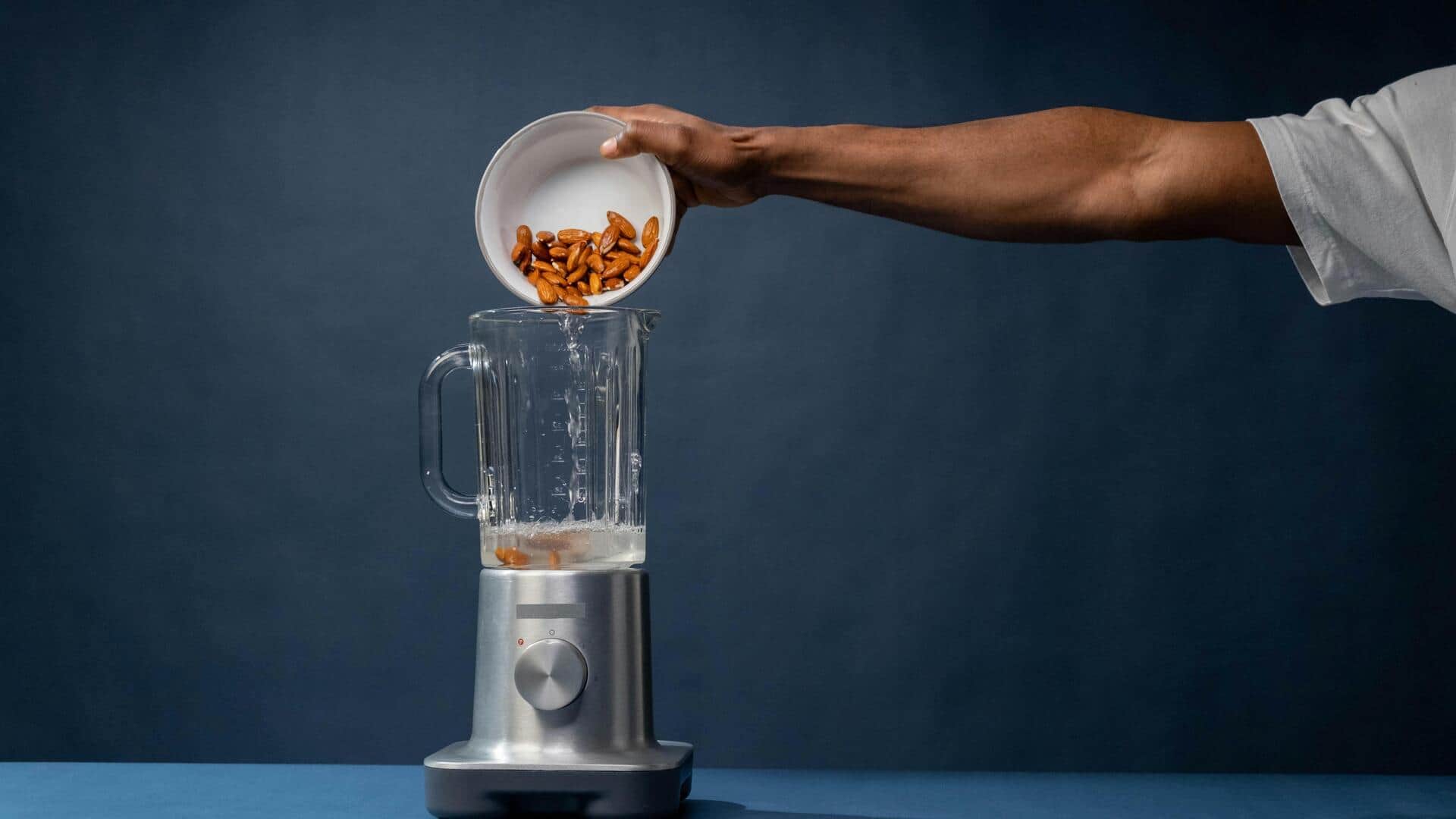 मिक्सर जार से दाग हटाने के लिए अपनाएं ये 5 तरीके, जल्द मिलेगा फायदा