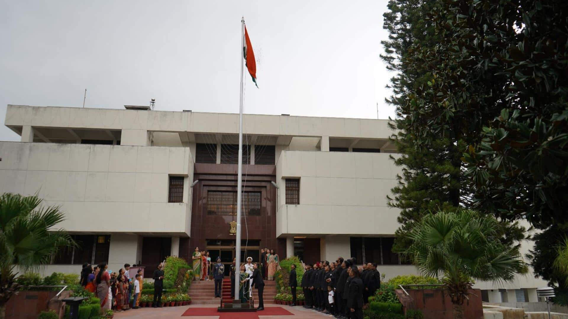 पाकिस्तान ने भी भारतीय राजनयिक को 24 घंटे में देश छोड़ने को कहा पाकिस्तान ने भी भारतीय राजनयिक को 24 घंटे में देश छोड़ने को कहा