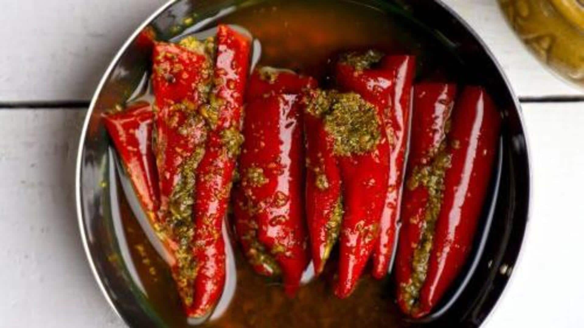 लाल मिर्च का अचार बनाने से पहले इन 5 बातों का रखें ध्यान, मिलेगा बेहतरीन स्वाद