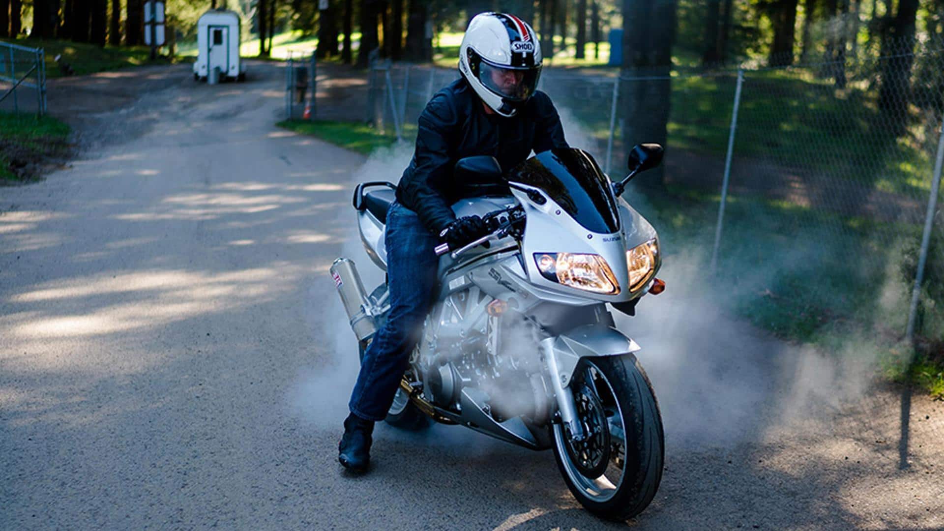 गर्मी के मौसम में बाइक ओवरहीटिंग की समस्या से कैसे बचें? यहां जानिए जरूरी टिप्स