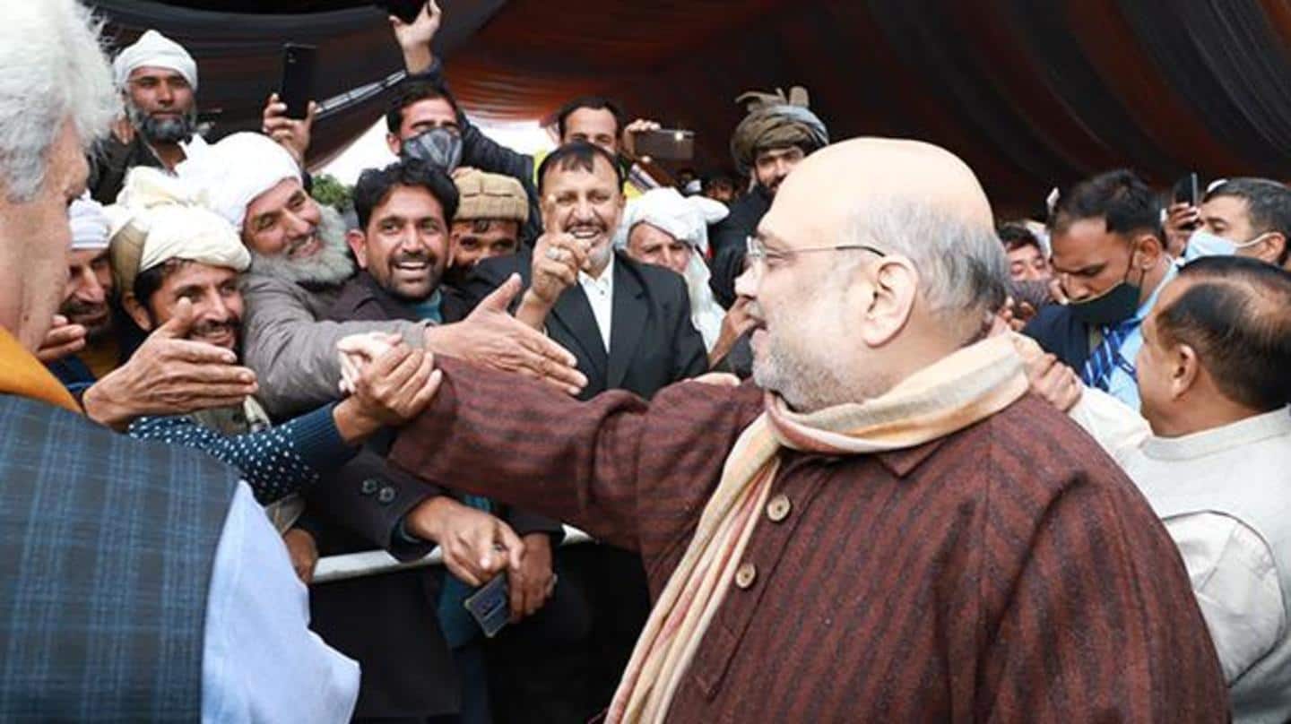 जम्मू-कश्मीर: अमित शाह ने भाषण से पहले हटाया बुलेटप्रूफ शीशा, कहा- सीधे बात करना चाहता हूं