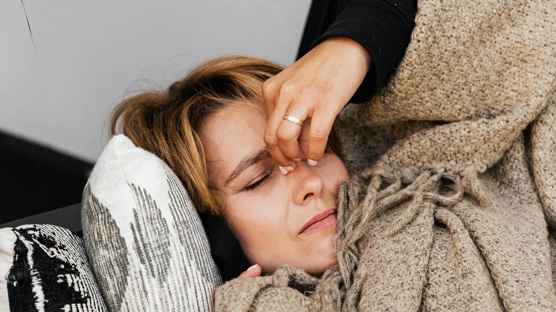 आंखों की थकान का कारण बन सकती है ज्यादा स्क्रीन टाइम, जानिए इसके लक्षण