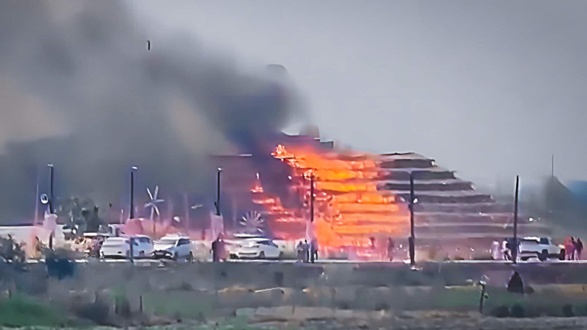 अयोध्या: राम मंदिर के पास कैबिनेट मंत्री दयाशंकर के यज्ञ स्थल पर लगी भीषण आग