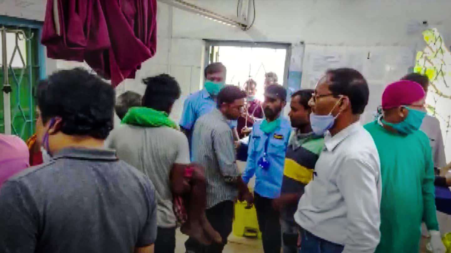 बंगाल: मतदान के बीच गोली लगने से पांच लोगों की मौत, चुनाव आयोग ने मांगी रिपोर्ट