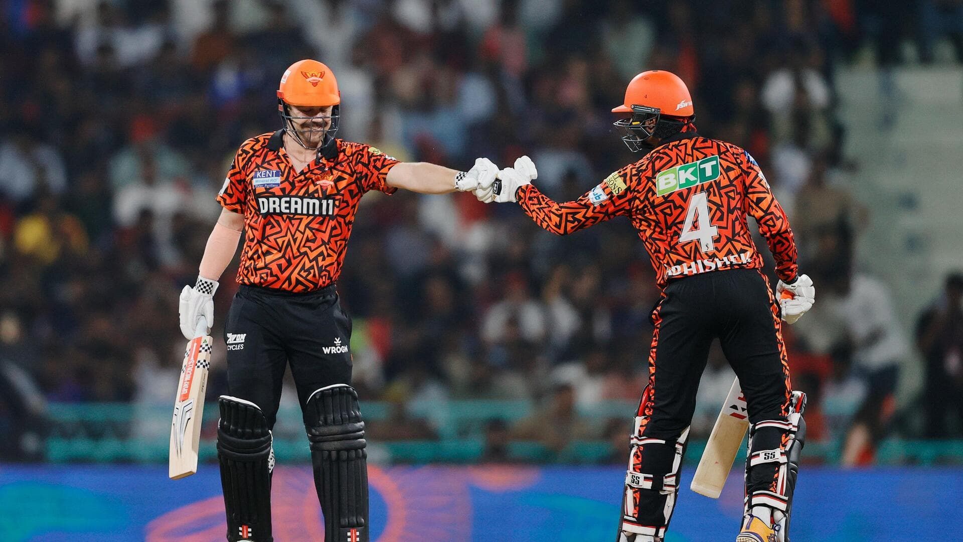 IPL में इन टीमों ने लगातार सबसे ज्यादा बार 200+ रन के स्कोर बनाए 