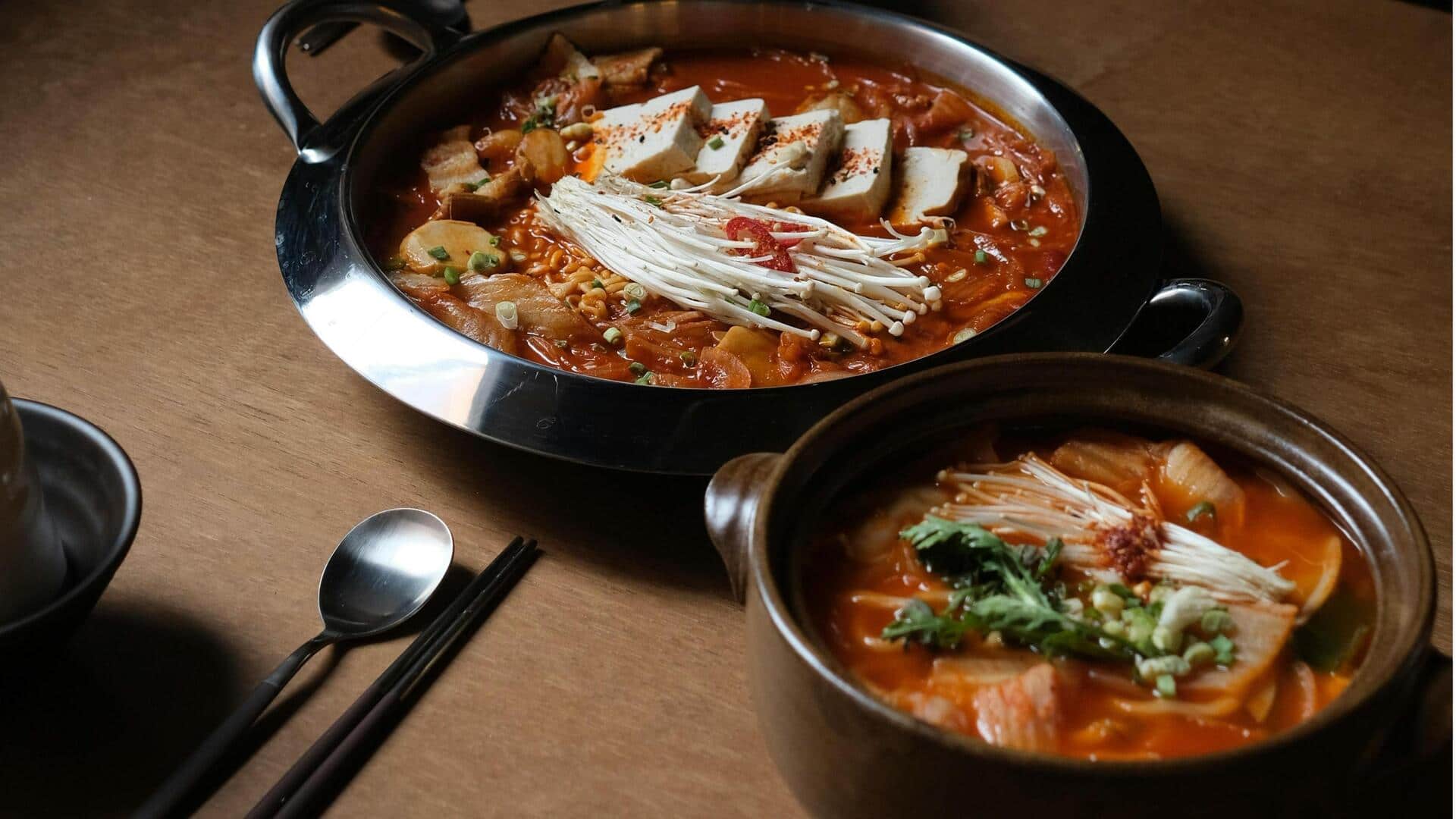 दुनिया के 4 सबसे मशहूर शाकाहारी स्ट्रीट फूड, जिनका स्वाद नहीं भूल पाएंगे आप