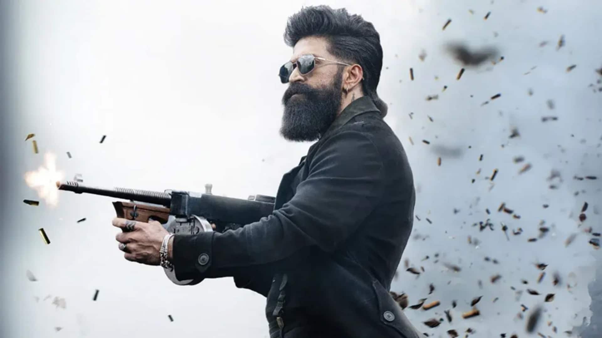 'टॉक्सिक' के नए पोस्टर ने बढ़ाई फैंस के दिलों की धड़कन, जानिए कब आएगा टीजर