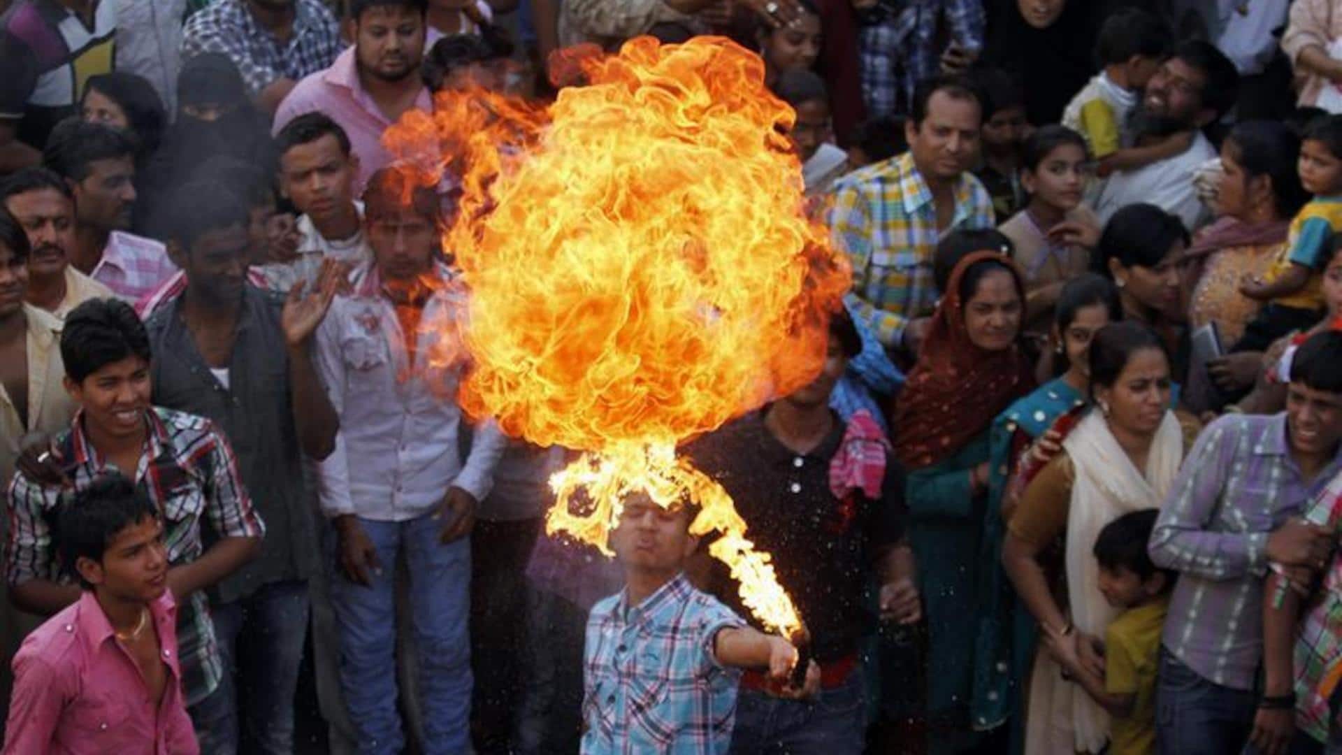 गुजरात: महाशिवरात्रि जुलूस में आग वाले करतब की चपेट में आया श्रद्धालु, जलकर मौत